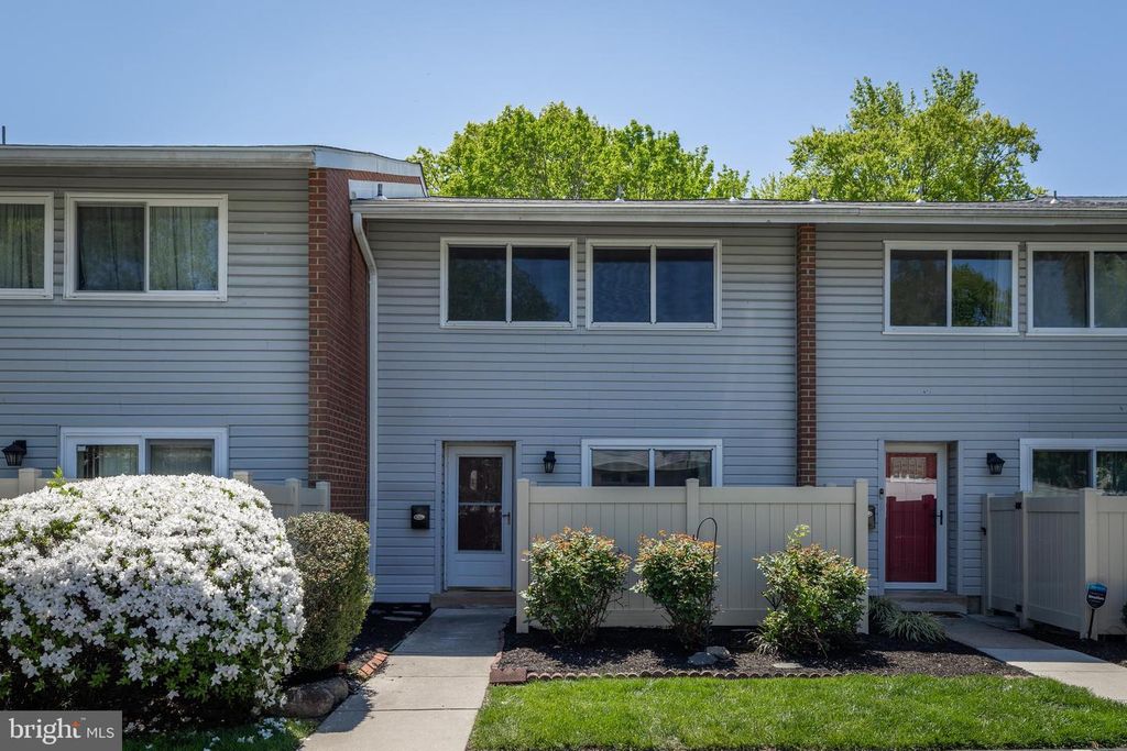 8 MALLOW PL, Wilmington, DE 19810