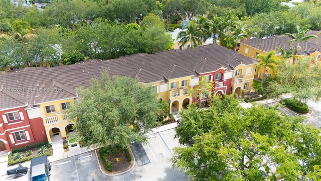 8926 SW 19th St, Miramar, FL 33025