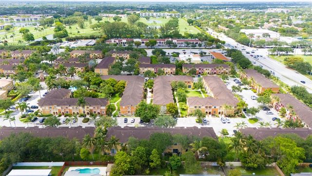 8926 SW 19th St, Miramar, FL 33025
