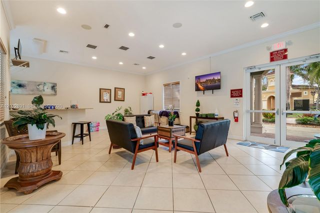 8926 SW 19th St, Miramar, FL 33025