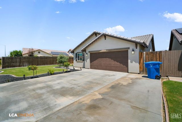 9124 Midnight Creek Way, Bakersfield, CA 93311