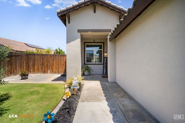 9124 Midnight Creek Way, Bakersfield, CA 93311