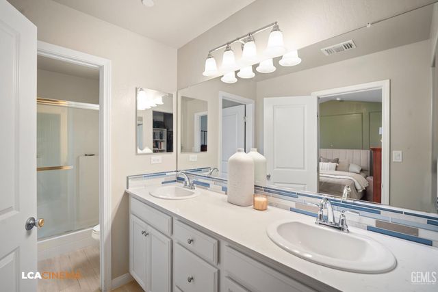 9124 Midnight Creek Way, Bakersfield, CA 93311