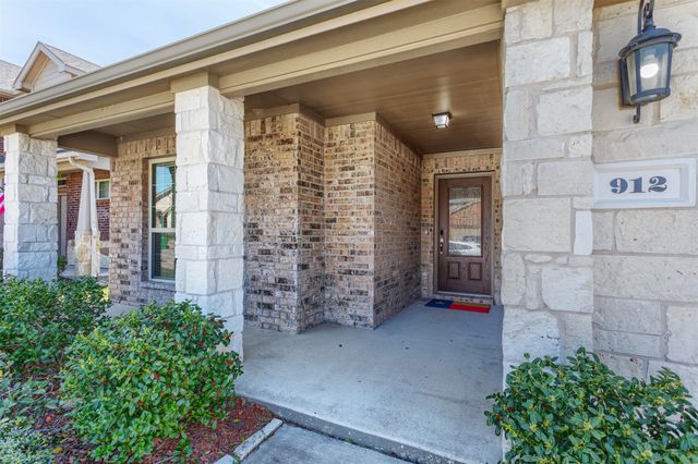 912 Lake Cypress Lane, Little Elm, TX 75068