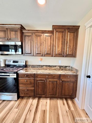 7647 S Packbridge Lane, Idaho Falls, ID 83406