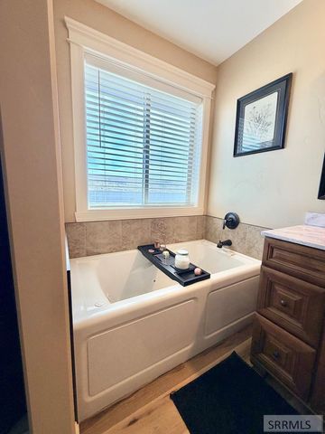 7647 S Packbridge Lane, Idaho Falls, ID 83406