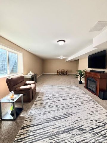 7647 S Packbridge Lane, Idaho Falls, ID 83406