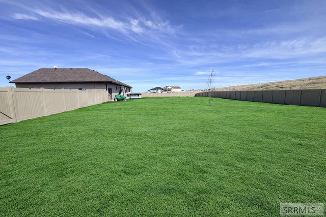 7647 S Packbridge Lane, Idaho Falls, ID 83406
