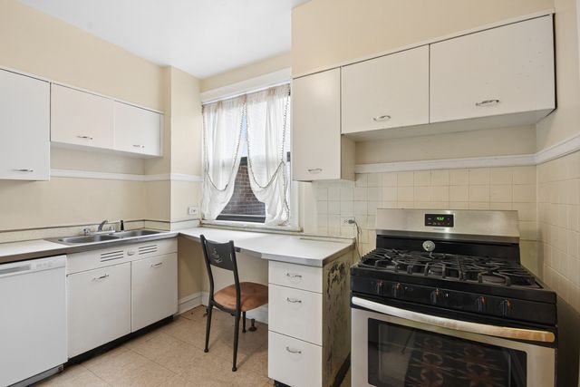 6935 S CRANDON Avenue 3D, Chicago, IL 60649