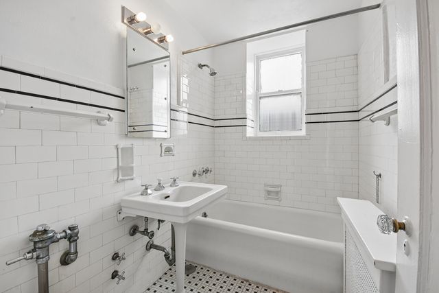 6935 S CRANDON Avenue 3D, Chicago, IL 60649