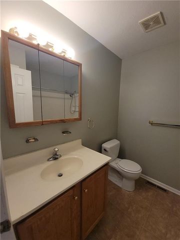 904 SE 3rd Terrace, Lee's Summit, MO 64063