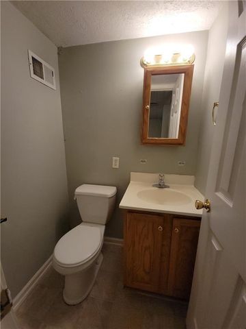 904 SE 3rd Terrace, Lee's Summit, MO 64063