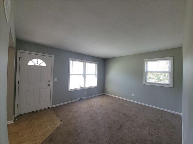 904 SE 3rd Terrace, Lee's Summit, MO 64063
