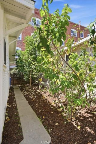 1257 N New Hampshire, Los Angeles, CA 90029