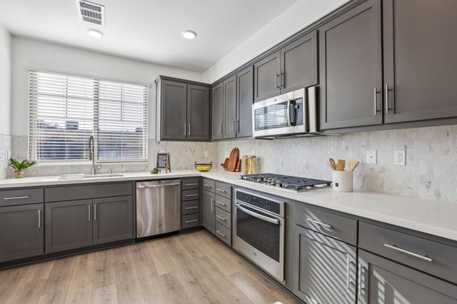 601 Cinnamon Circle, Mountain View, CA 94043