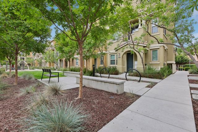 601 Cinnamon Circle, Mountain View, CA 94043