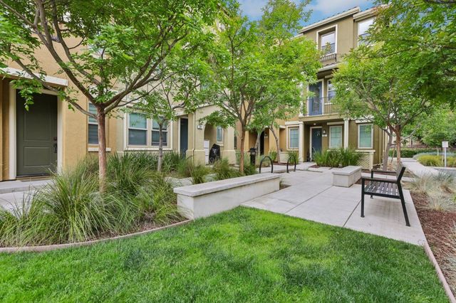 601 Cinnamon Circle, Mountain View, CA 94043