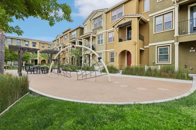 601 Cinnamon Circle, Mountain View, CA 94043
