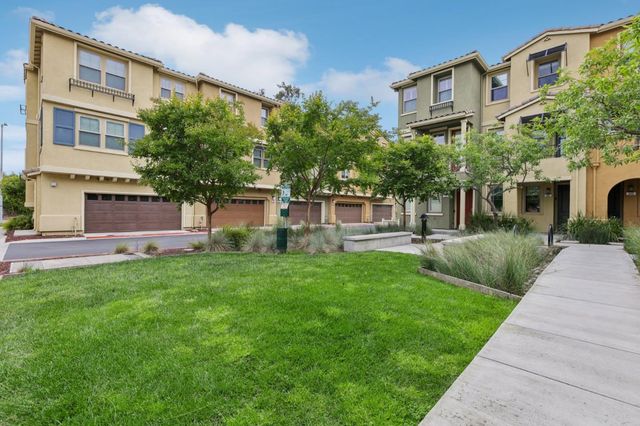 601 Cinnamon Circle, Mountain View, CA 94043