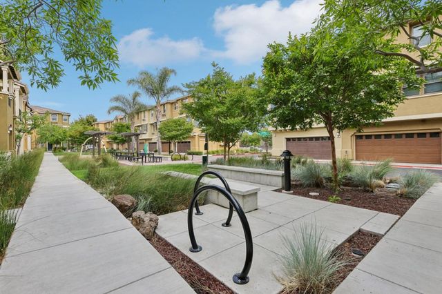 601 Cinnamon Circle, Mountain View, CA 94043