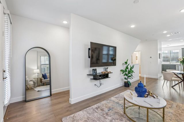601 Cinnamon Circle, Mountain View, CA 94043