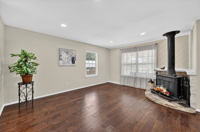 1300 Shannon Drive, Cleburne, TX 76031