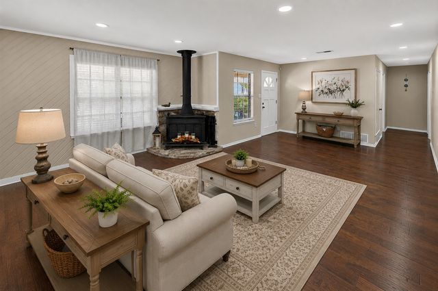 1300 Shannon Drive, Cleburne, TX 76031