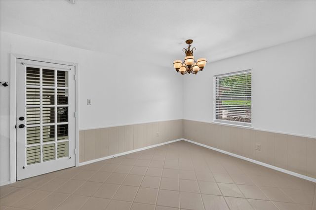 1300 Shannon Drive, Cleburne, TX 76031