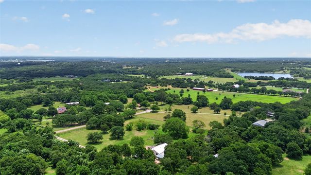 1300 Shannon Drive, Cleburne, TX 76031