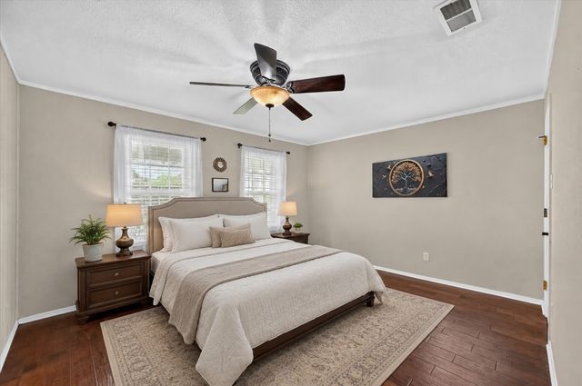 1300 Shannon Drive, Cleburne, TX 76031