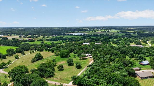 1300 Shannon Drive, Cleburne, TX 76031