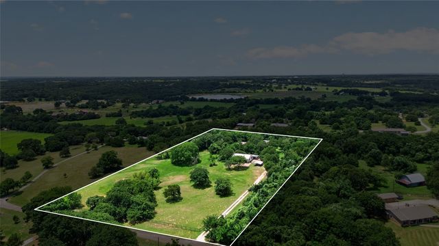 1300 Shannon Drive, Cleburne, TX 76031
