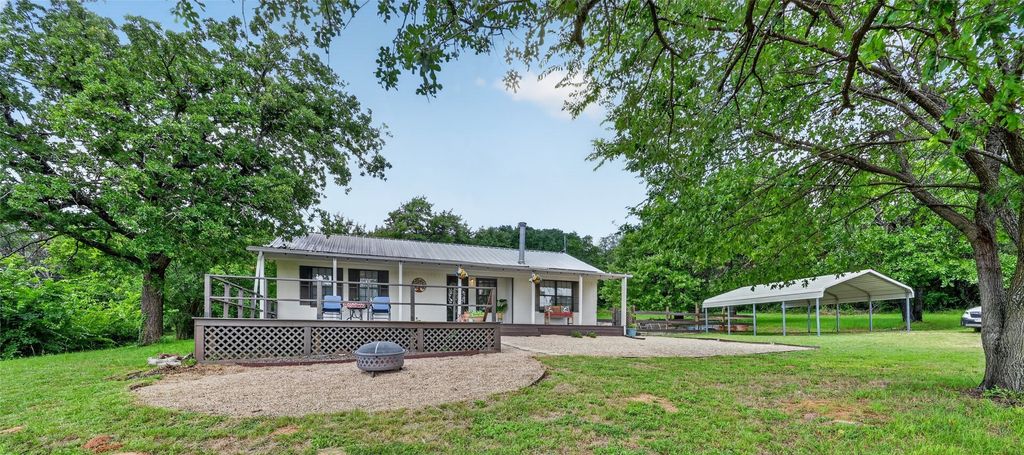 1300 Shannon Drive, Cleburne, TX 76031