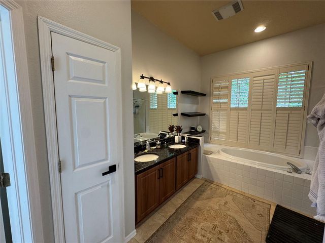 8731 TANTALLON CIRCLE, Tampa, FL 33647