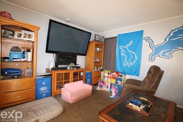 19200 Illinois Street, Roseville, MI 48066