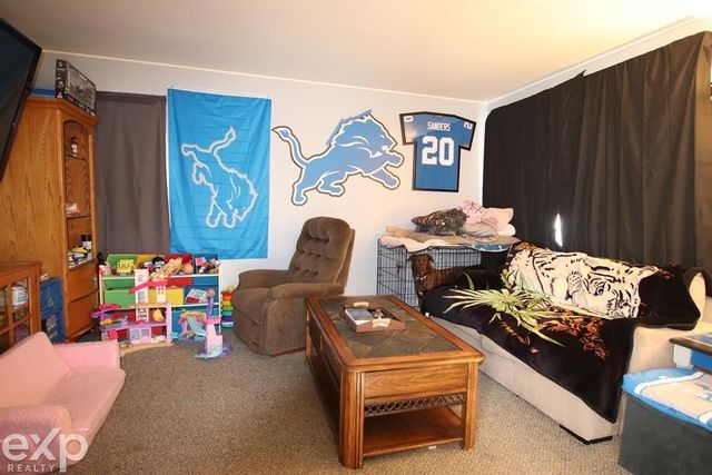 19200 Illinois Street, Roseville, MI 48066