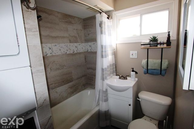 19200 Illinois Street, Roseville, MI 48066