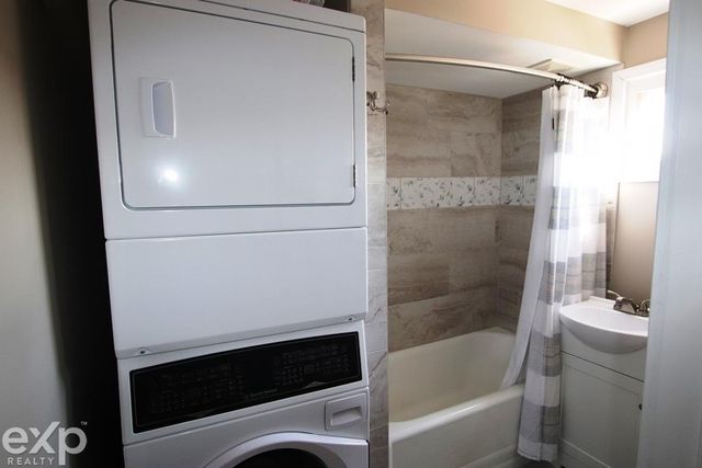 19200 Illinois Street, Roseville, MI 48066