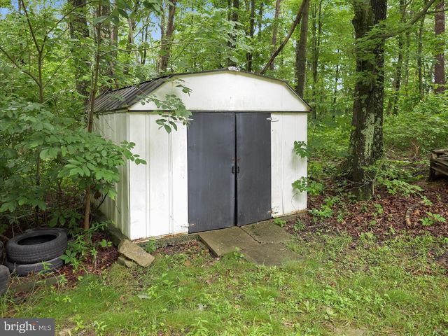 1181 APPLE ORCHARD CIR, Berkeley Springs, WV 25411