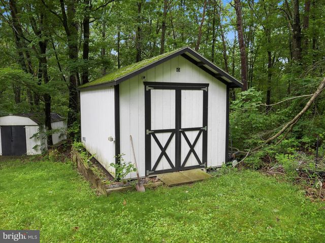 1181 APPLE ORCHARD CIR, Berkeley Springs, WV 25411