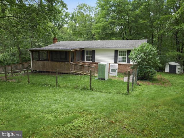 1181 APPLE ORCHARD CIR, Berkeley Springs, WV 25411