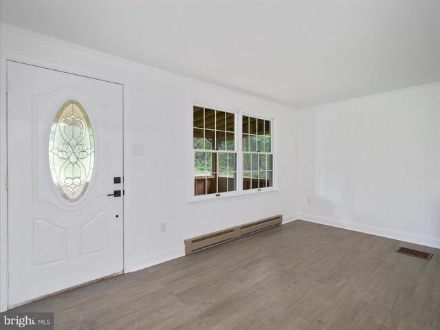 1181 APPLE ORCHARD CIR, Berkeley Springs, WV 25411