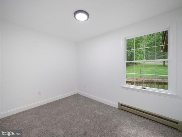 1181 APPLE ORCHARD CIR, Berkeley Springs, WV 25411