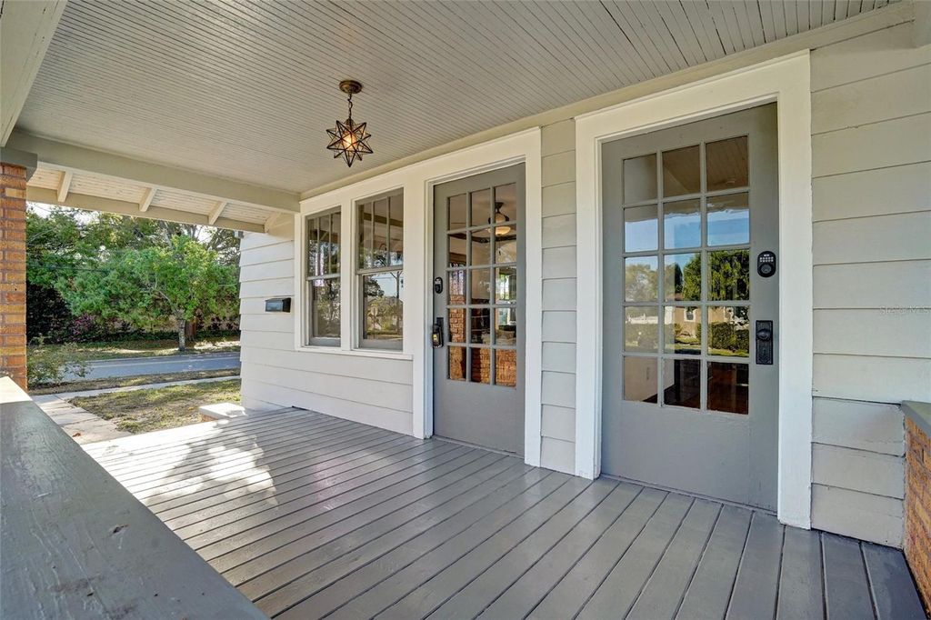 Image 2 of property listing at 3100 11TH AVENUE N, St Petersburg, FL 33713