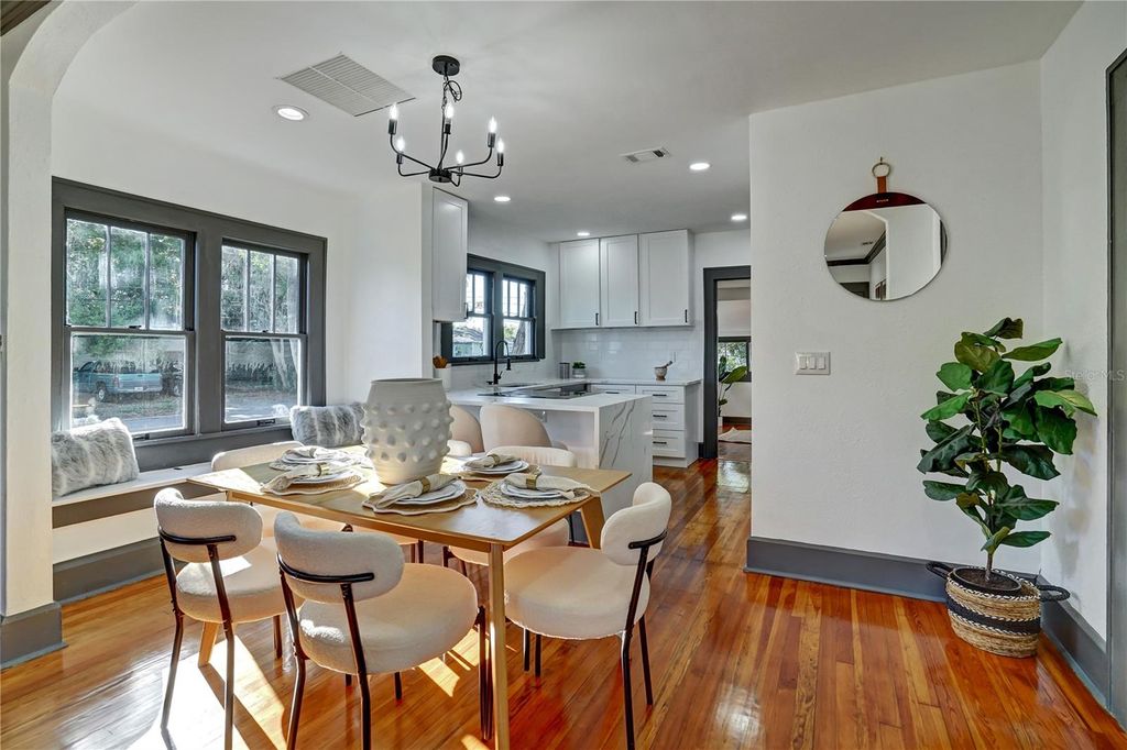 Image 10 of property listing at 3100 11TH AVENUE N, St Petersburg, FL 33713