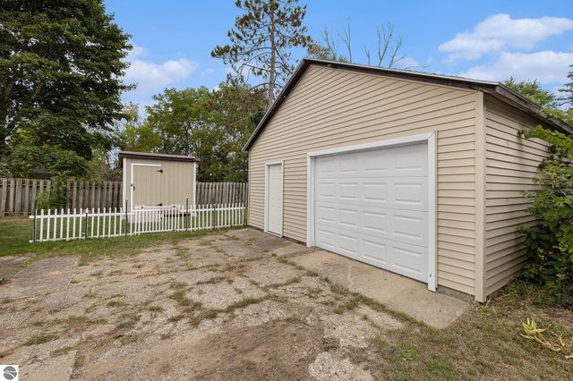 414 Wright Street, Cadillac, MI 49601