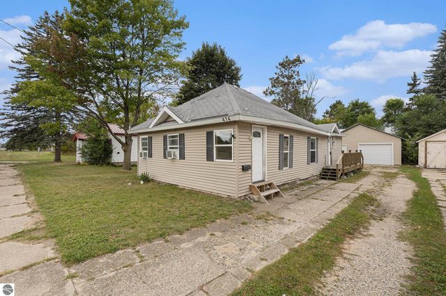 414 Wright Street, Cadillac, MI 49601
