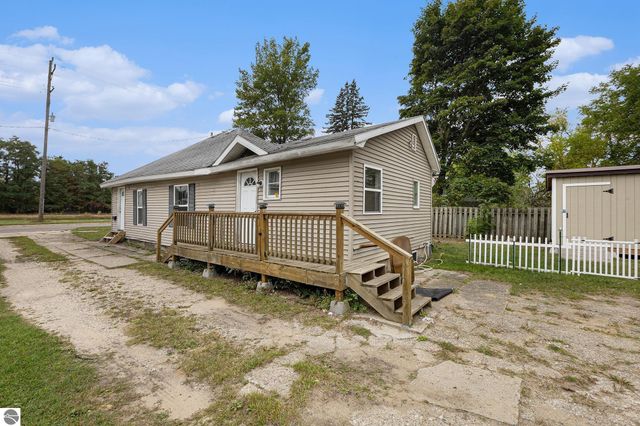 414 Wright Street, Cadillac, MI 49601