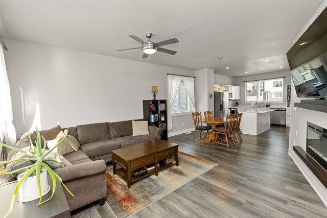 616 NE Pearl Drive, Ankeny, IA 50021