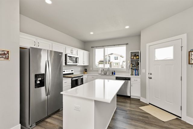 616 NE Pearl Drive, Ankeny, IA 50021